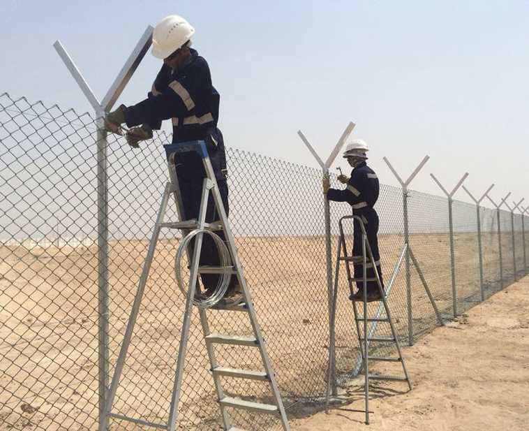 Do you know the quality and safety measures for installing wire mesh fences?